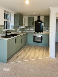2 bedroom flat to rent, Mill Hill Road Cowes PO31