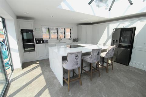 3 bedroom semi-detached house for sale, Felsted Drive, Liverpool L10