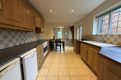 2 bedroom terraced house to rent, Pennygate, Spalding
