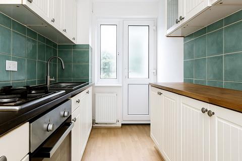 2 bedroom flat to rent, Byron Way, Northolt, UB5