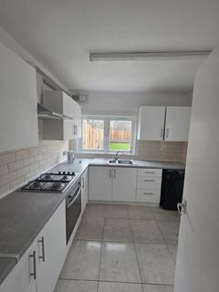 3 bedroom terraced house to rent, Highbury Gardens, Ilford, Essex