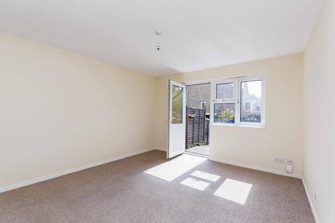 2 bedroom terraced house to rent, Humber Gardens, Southampton SO31