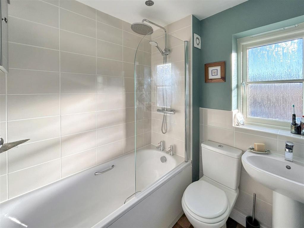 Bathroom.jpg