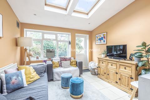4 bedroom house to rent, Gassiot Road, London, SW17