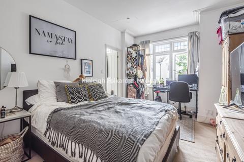 4 bedroom house to rent, Gassiot Road, London, SW17