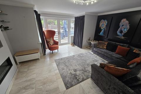 3 bedroom semi-detached house for sale, Ferens Park, Durham, DH1