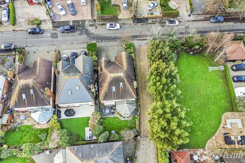 5 bedroom detached house for sale, White House Chase, Rayleigh, SS6 7