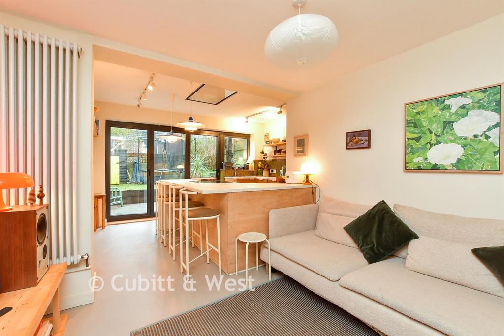 Kitchen/ Breakfast Room
