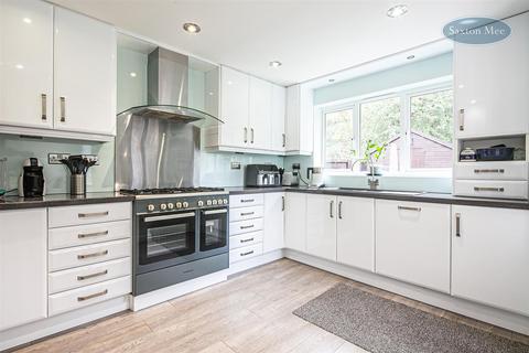 4 bedroom detached house for sale, Northwood Drive, Wadsley Park Village, Sheffield
