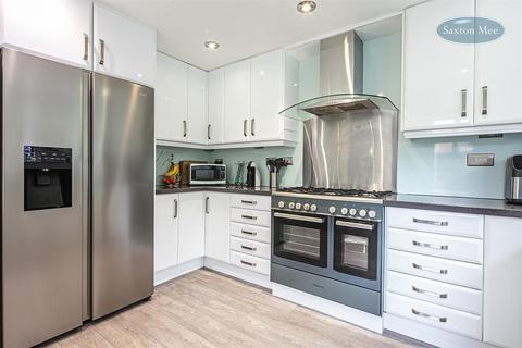 4 bedroom detached house for sale, Northwood Drive, Wadsley Park Village, Sheffield
