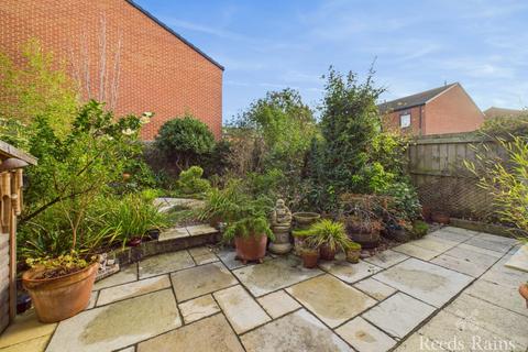 3 bedroom end of terrace house for sale, Rollesby Way, Durham TS18