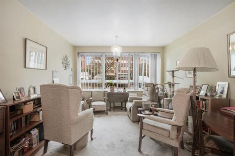 2 bedroom flat for sale, Putney Hill, London