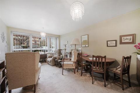 2 bedroom flat for sale, Putney Hill, London