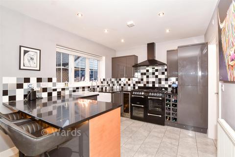 4 bedroom detached house for sale, Lancer Drive, West Malling ME19