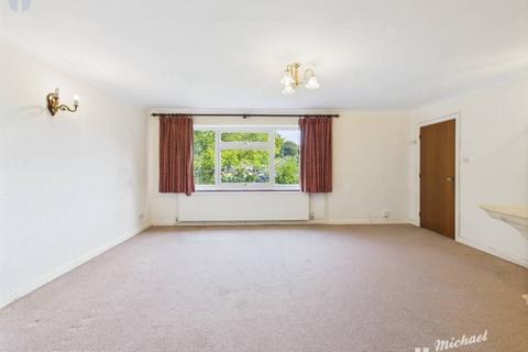4 bedroom detached house for sale, Langdon Avenue, Aylesbury