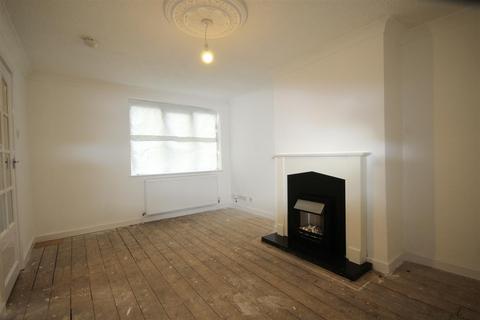 2 bedroom semi-detached house for sale, Chequers Close, Pontefract