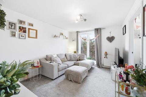 12/4 Flaxmill Place, Edinburgh, EH6
