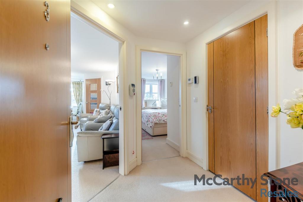 8672098-interior11.jpg