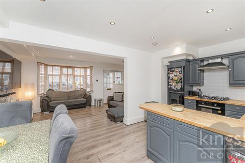 3 bedroom terraced house for sale, Linden Avenue, Enfield