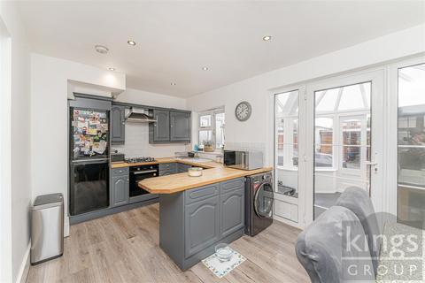 3 bedroom terraced house for sale, Linden Avenue, Enfield
