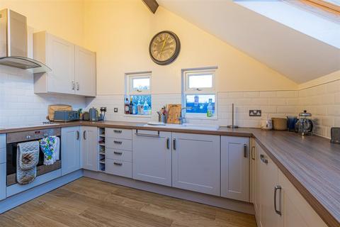 2 bedroom apartment to rent, Pen-Y-Lan Road, Cardiff CF23