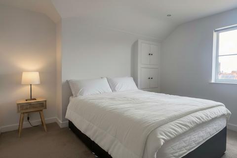 undefined, London Road, Gloucester GL1