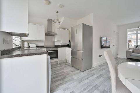 2 bedroom end of terrace house for sale, Briar Road, Watford, WD25