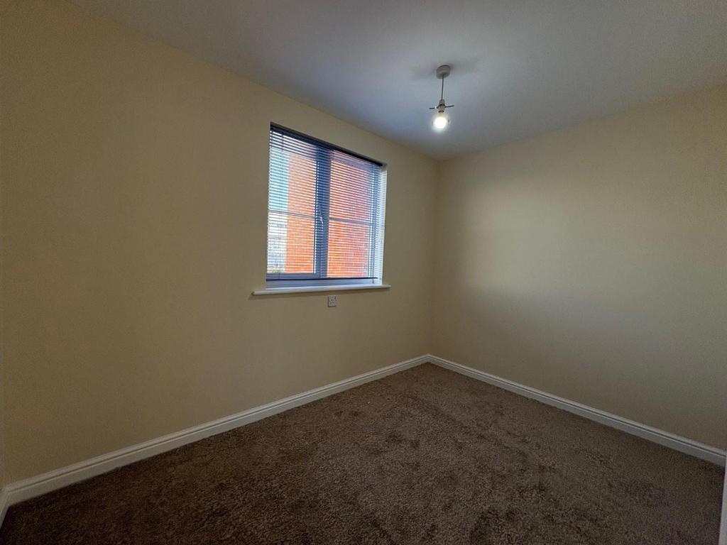 12 RA- 2nd bedroom.jpg