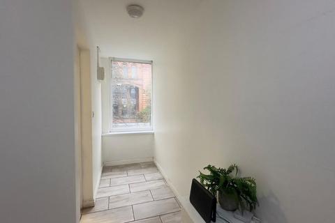 2 bedroom flat to rent, Second Floor Flat, A- Upper Parliament Street, Nottingham
