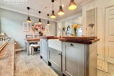 3 bedroom semi-detached house for sale, Barnsley Road, Darton, Barnsley