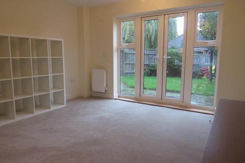 3 bedroom end of terrace house to rent, Brittain Lane, Warwick