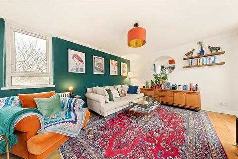 3 bedroom maisonette for sale, Andrews Walk, London SE17