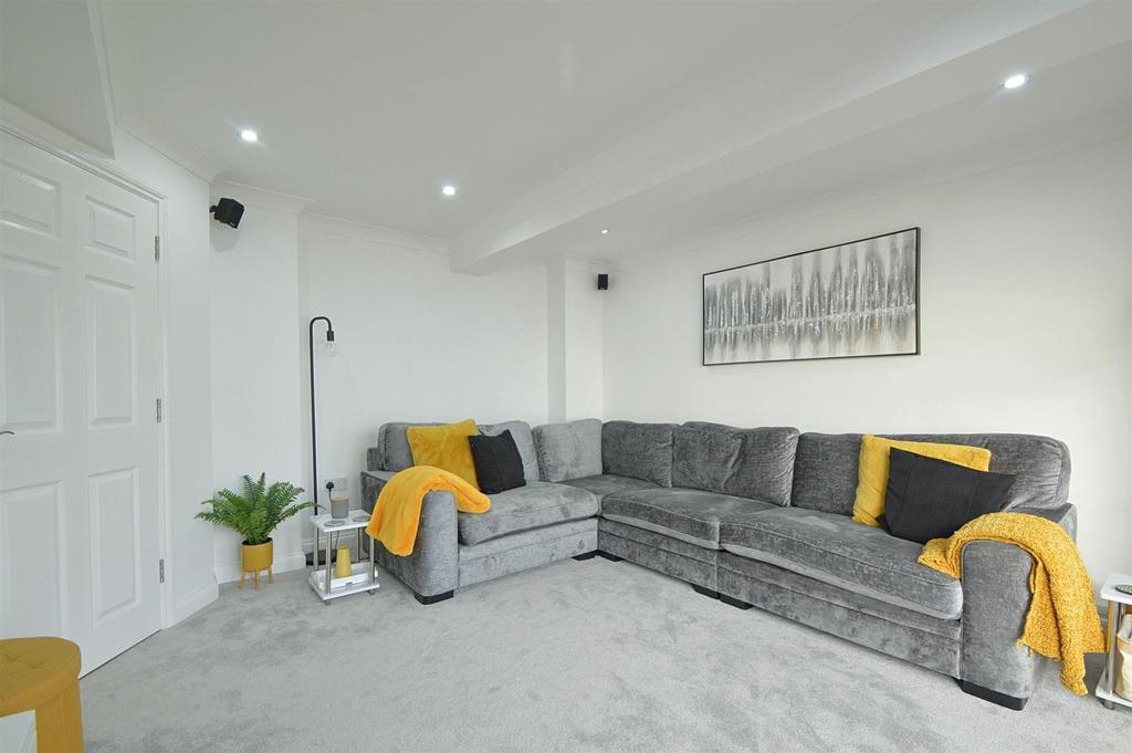 Lounge2.jpg