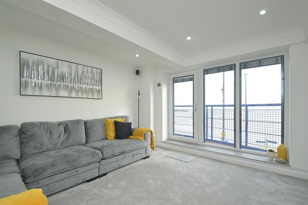 Lounge1.jpg