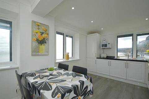 2 bedroom flat for sale, STUNNING SEA VIEWS * SANDOWN