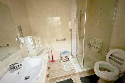 1 bedroom retirement property for sale, Elstree Road, Bushey Heath, WD23.