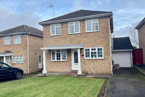 4 bedroom detached house for sale - The Squirrels, Bushey, WD23.
