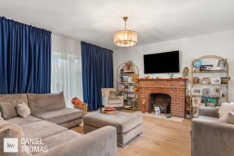 4 bedroom detached house for sale, Hoe Lane, Waltham Abbey, EN9