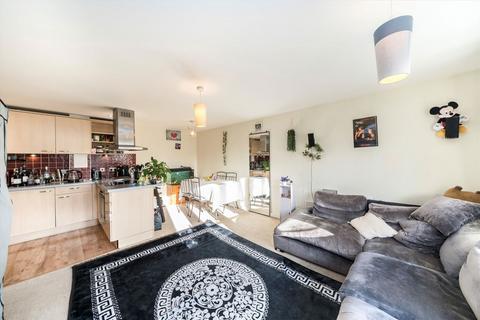 2 bedroom flat to rent, St. Georges Way, London SE15