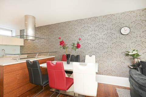 2 bedroom flat to rent, Lower Queens Road, Buckhurst Hill, IG9