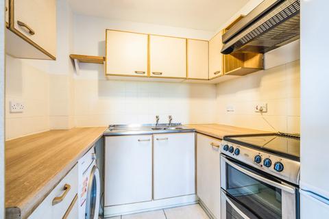 1 bedroom flat to rent, West Hill Court, Hill Lane, Southampton, SO15