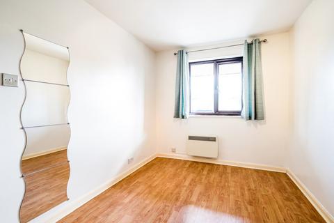 1 bedroom flat to rent, West Hill Court, Hill Lane, Southampton, SO15