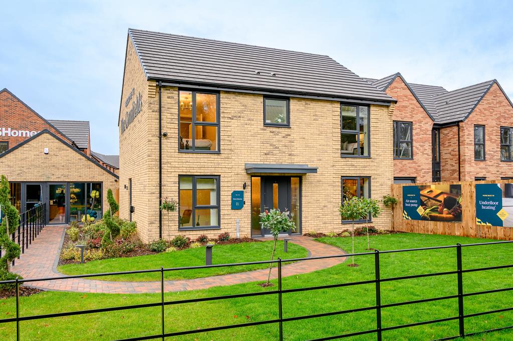 4 bedroom detached house for sale
