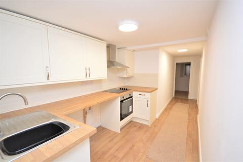 2 bedroom flat to rent, Basement flat, 7 Eastcliff Road, Shanklin, PO37