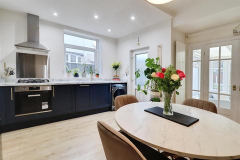 3 bedroom semi-detached house for sale, Valley Road, Wistaston, Crewe