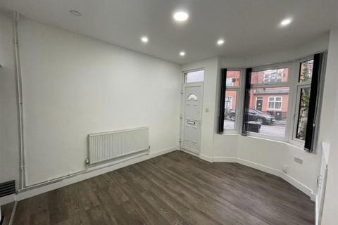 3 bedroom terraced house to rent, Clarendon Park Road, Leicester