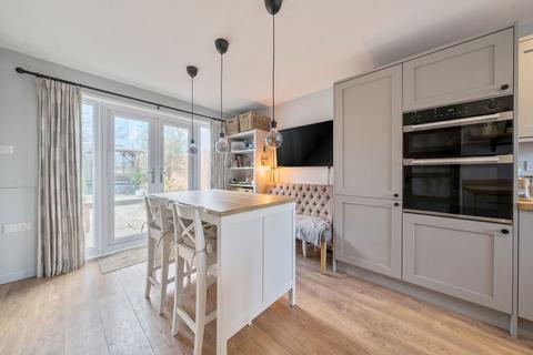3 bedroom semi-detached house for sale, Abbey Road, Basingstoke RG24 9EG
