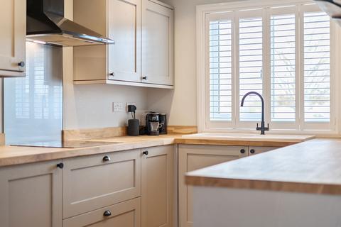 3 bedroom semi-detached house for sale, Abbey Road, Basingstoke RG24 9EG