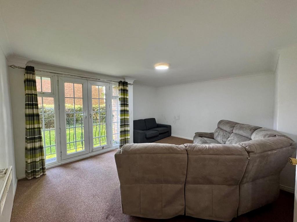 Living room 1.jpg