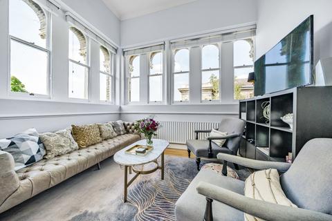 2 bedroom flat to rent, Gilbert Close Royal Herbert Pavilions SE18